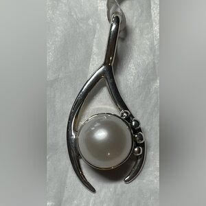 Elegant Silver and Pearl Pendant